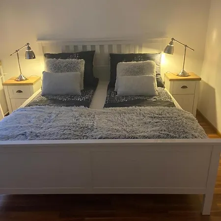 Lux Chodziez, Zwyciestwa 13 Apartment *
